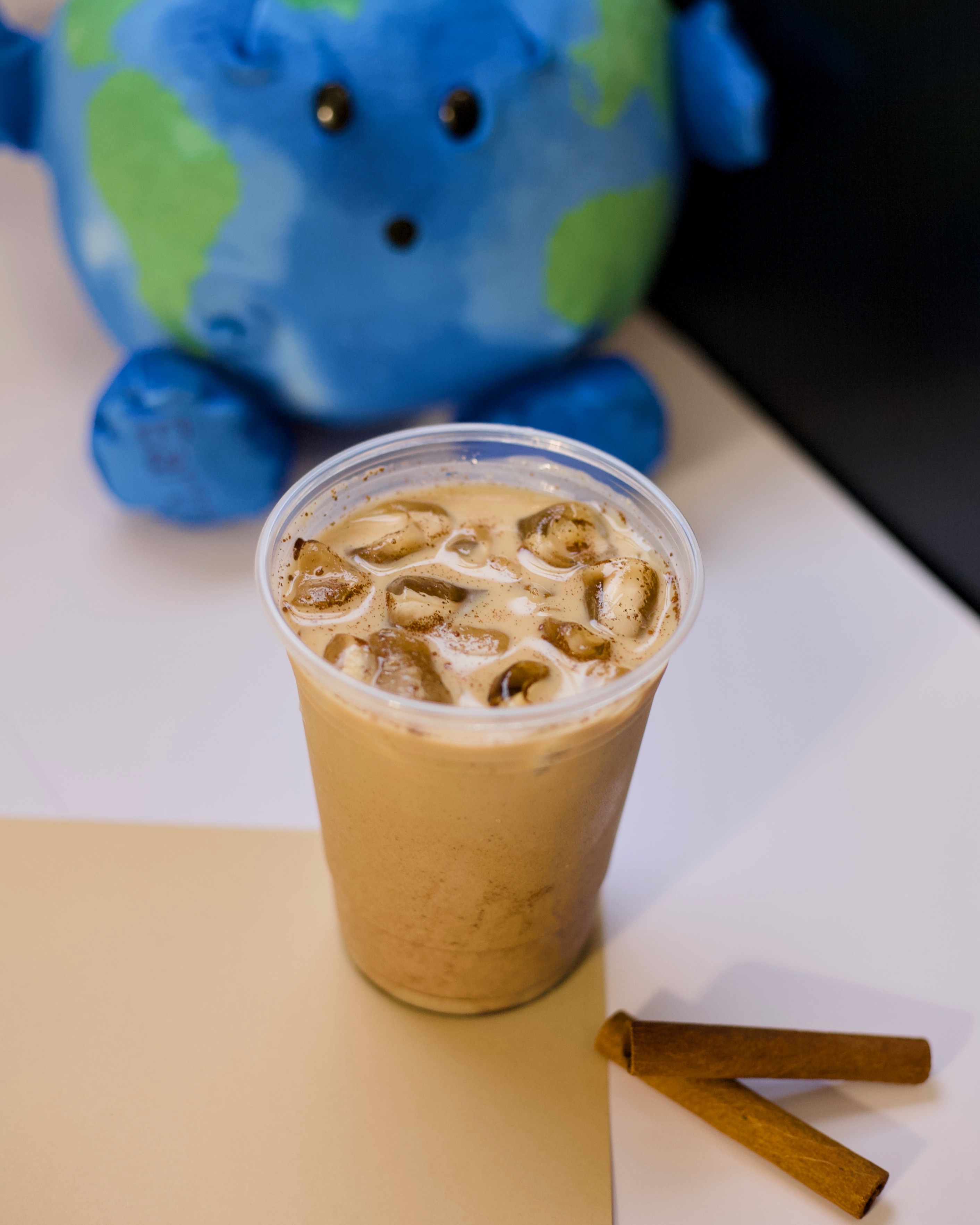 Ariane V-anilla Latte — 12oz · Iced · Earth and cinnamon