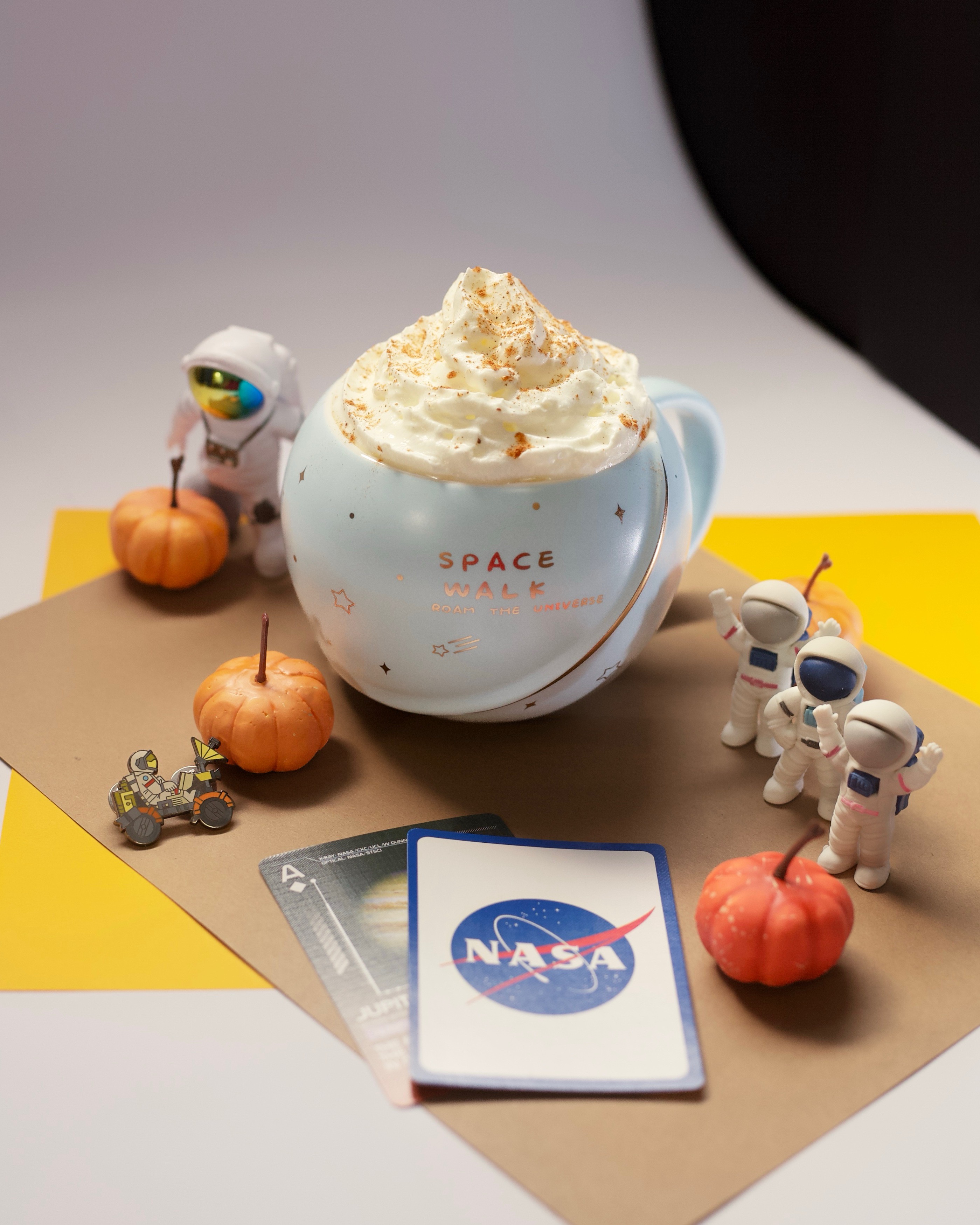 Pumpkin CLS — 12oz · Hot · Pumpkins and mug